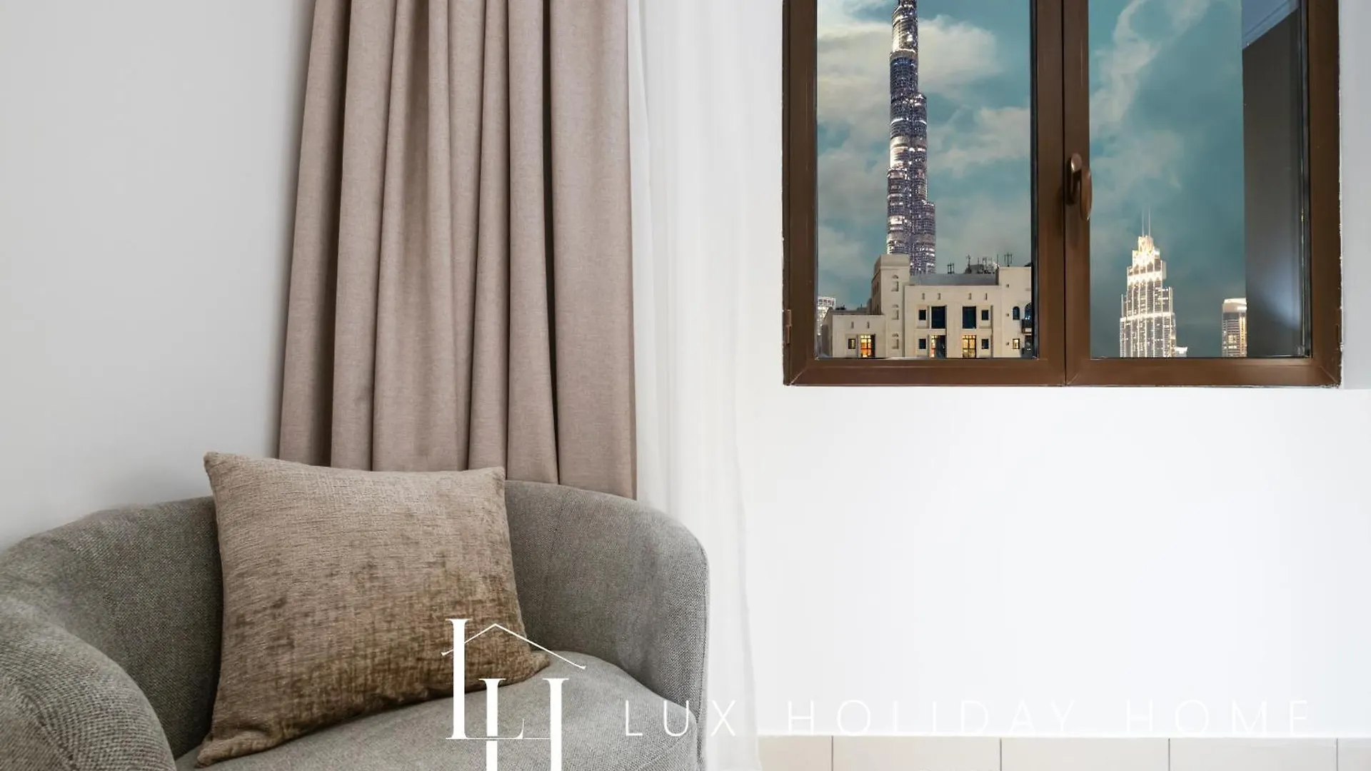 Lux The Reehan Burj Khalifa View Suite Dubái Apartamento